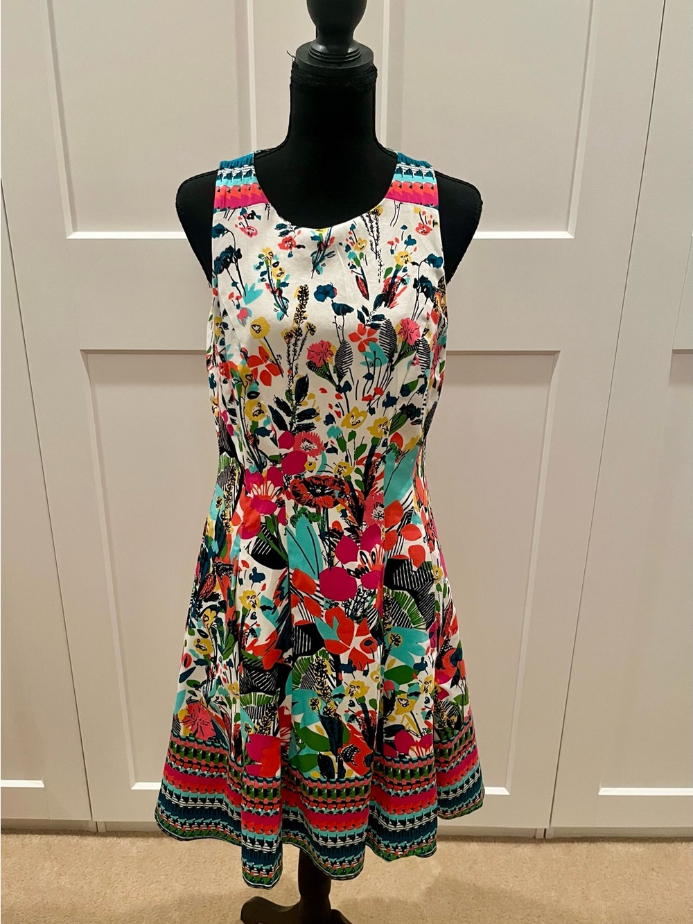 Maggy London White Multicolor Floral Fit-and-Flare Dress Cottagecore Feminine 10